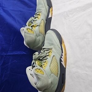 Jordan 5 Jade Sneakers in Light Green and Yellow Size 9.5